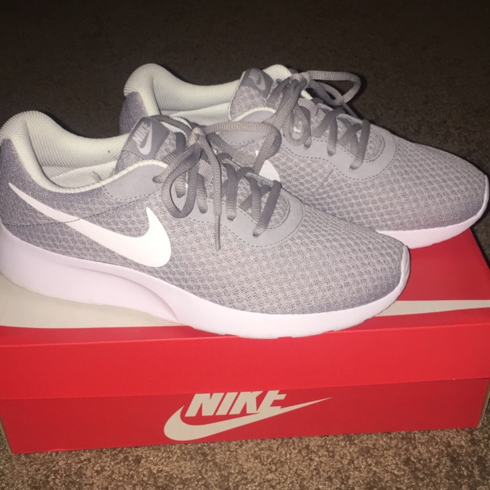 Nike Tanjuns